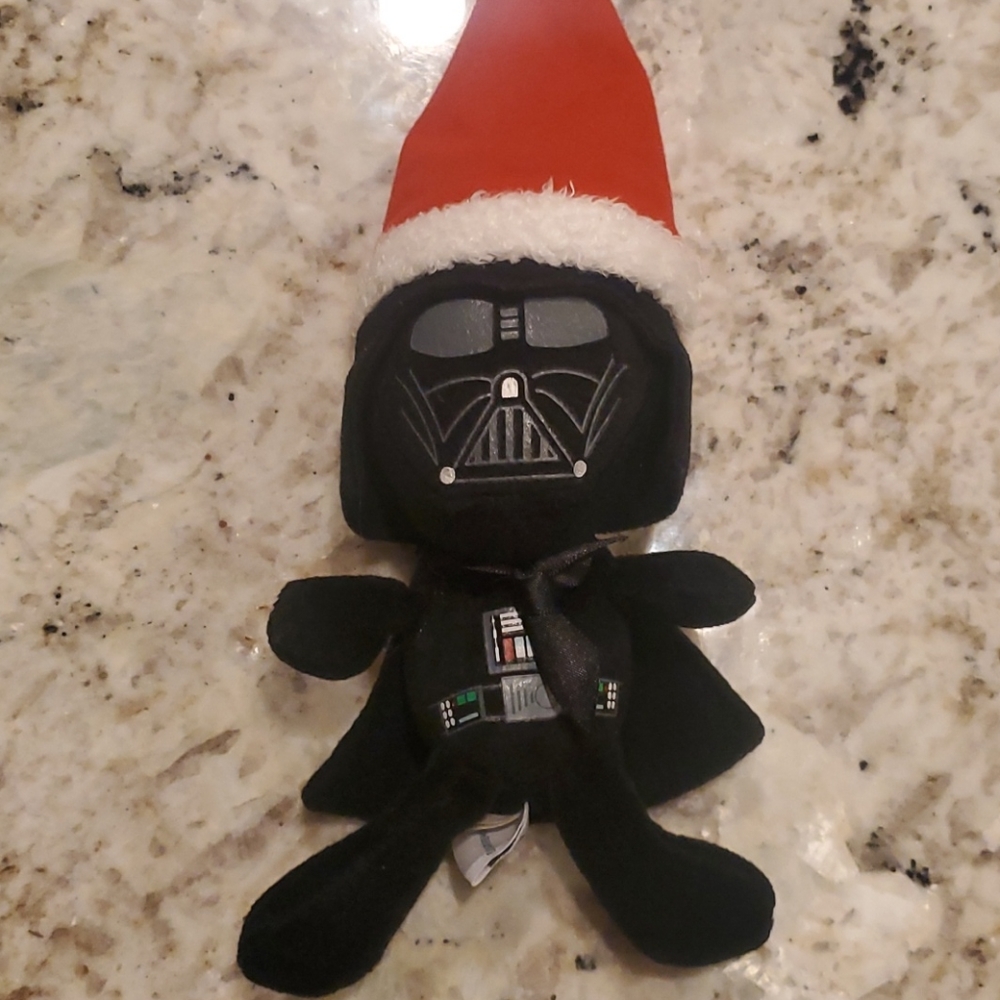 GALERIE Star Wars Darth Vader In Santa Hat - Picture 9 of 10